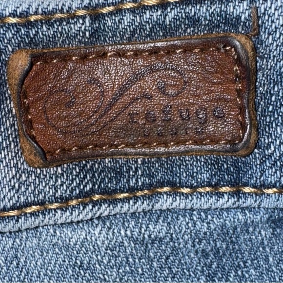 Refuge Juniors 13L Blue Distressed Low-Rise Bootcut   Faded Denim - Picture 5 of 5